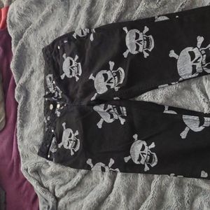 Boohoo skull print jeans size 32